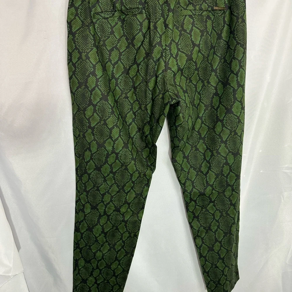 Michael kors Green Snake Print Men Pants size 10 pre owned Exellent condition